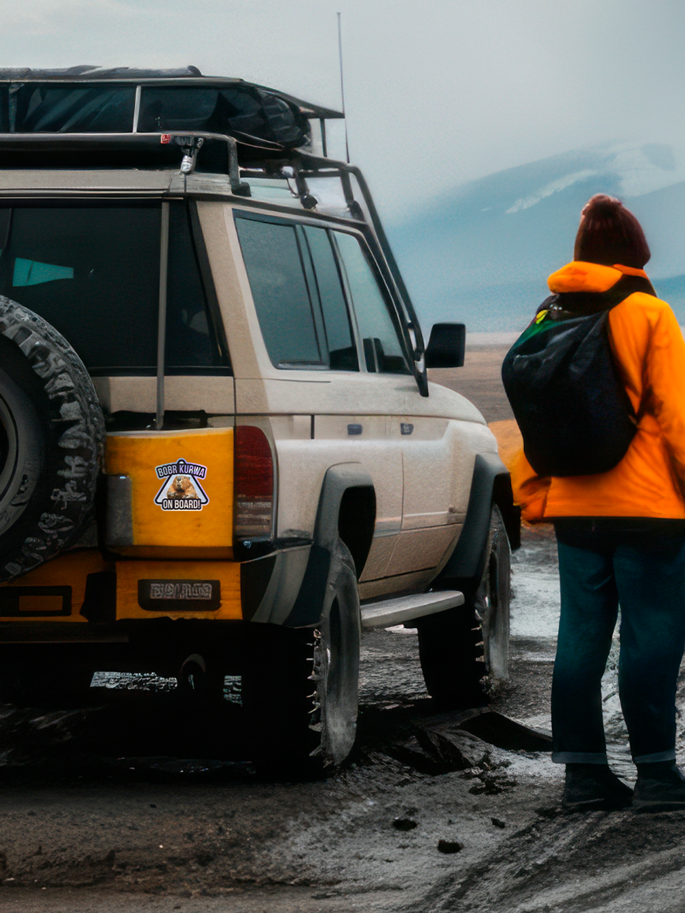 Наклейка на авто Бобр KURVA голографическая блестящая