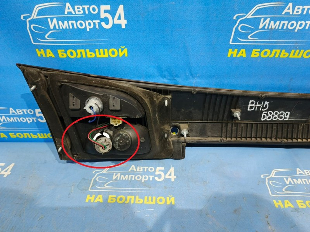 Вставка в багажник центральная SUBARU LEGACY 1998-2003