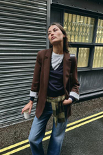Блейзер с изогнутыми рукавами и узорчатыми манжетами - ZARA