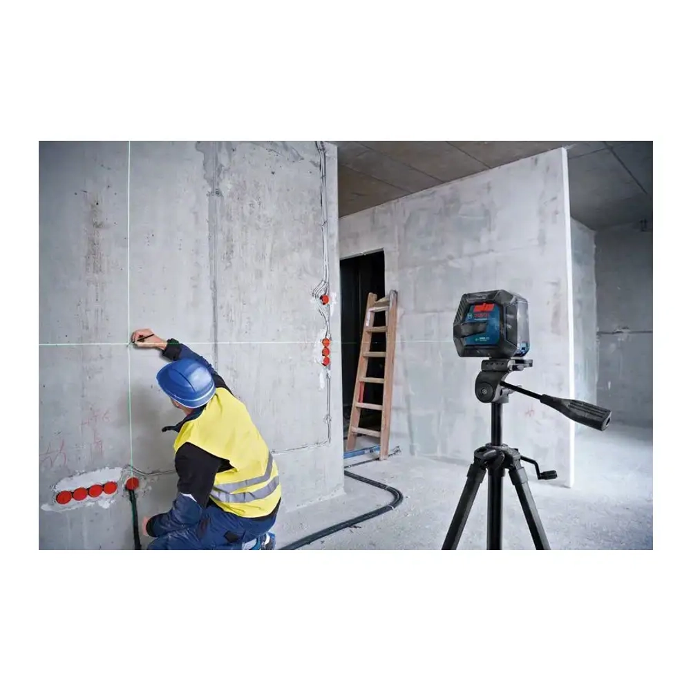 Линейный лазерный нивелир GLL 2-15 G + штатив BOSCH 0601063W01