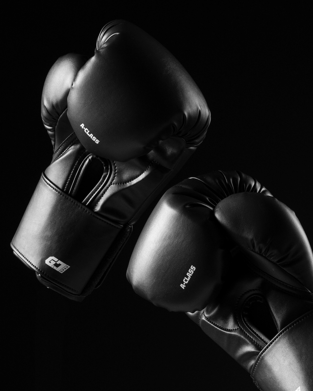 Безопасные перчатки для спарринга Ultimatum Boxing Черные