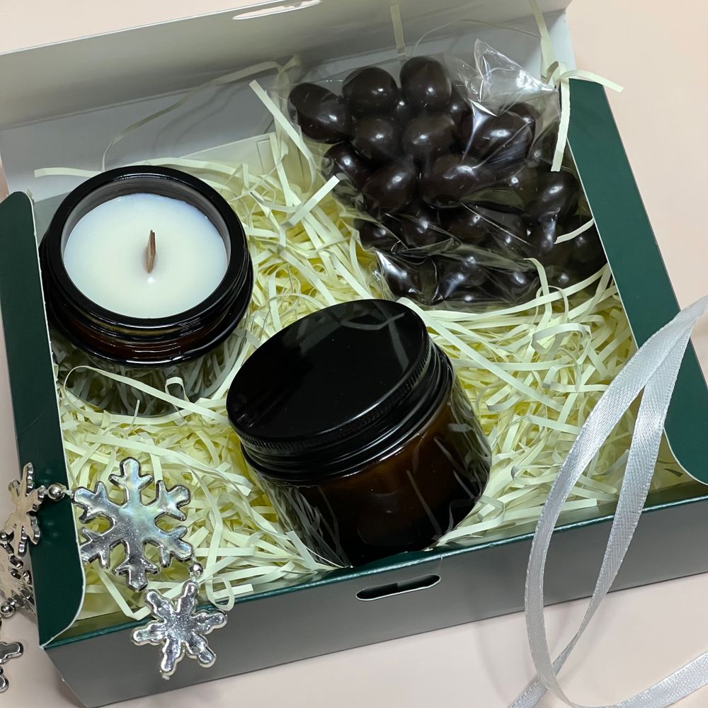 Подарочный набор с двумя свечками
