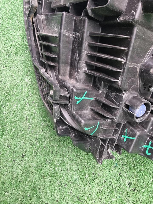 Битая Фара правая Geely Tugella (2019-2024) LED