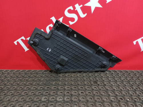 Крышка блока предохранителей 2018г.