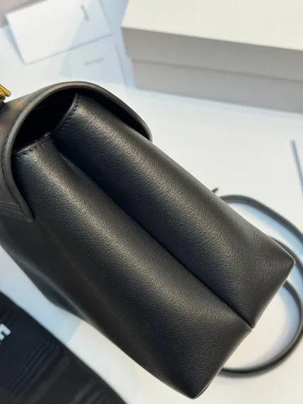 Сумки CELINE MEDIUM NINO из блестящей телячьей кожи черный