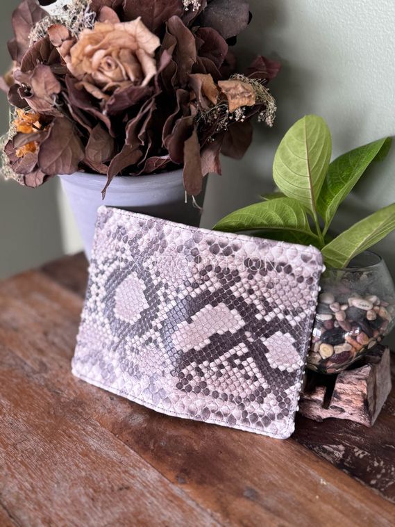 Обложка на паспорт из питона AC-133