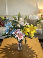 Букет искусственных лилий
