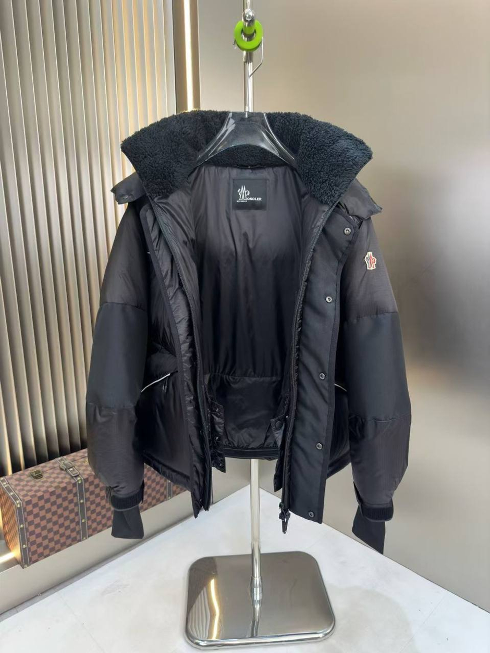 Пуховик Moncler