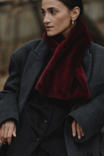 Короткий меховой шарф