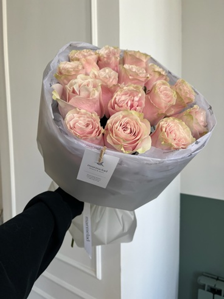 Моно букет из 15 роз сорта Пинк Мондиаль