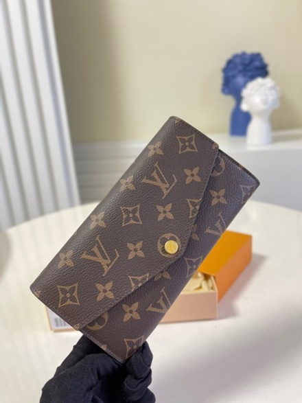 Louis Vuitton Sarah Wallet