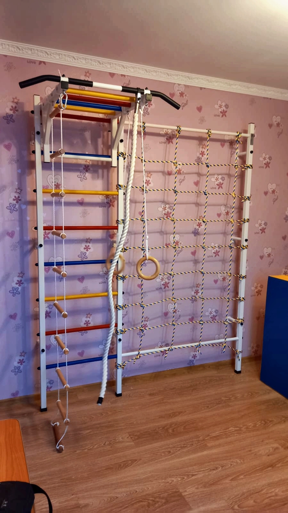 Монтаж шведской стенки Sv Sport с канатным лазом в бетонные, кирпичные стены