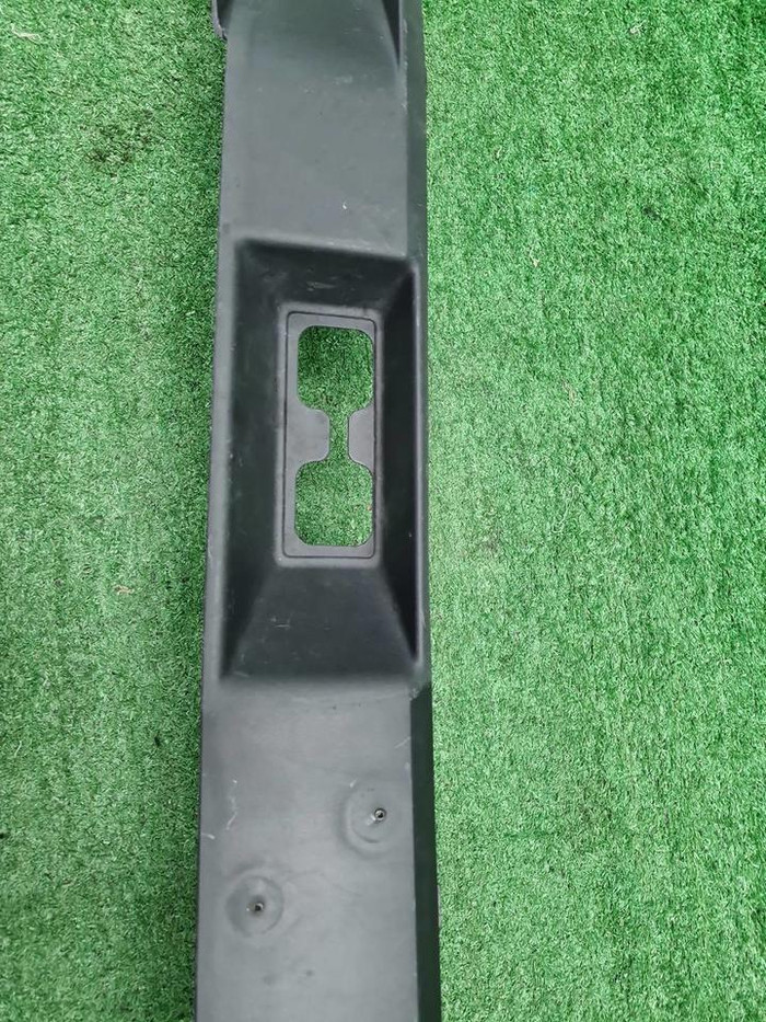 Накладка переднего бампера Chevrolet Tahoe 4 14-21