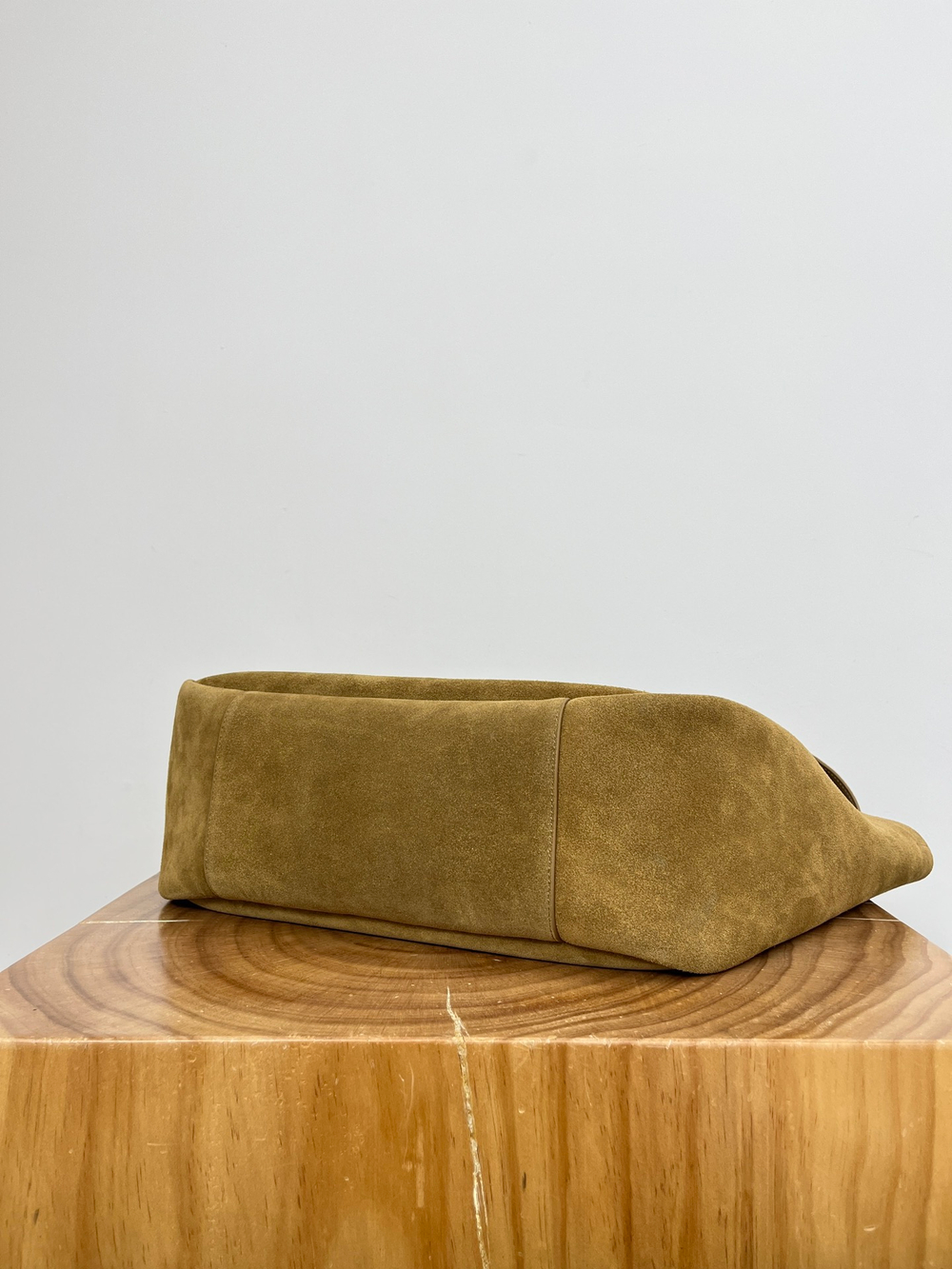 LE 5 À 7 BEA ИЗ ЗАМШИ