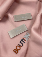 Бирка Ди песочного цвета 51х20 мм