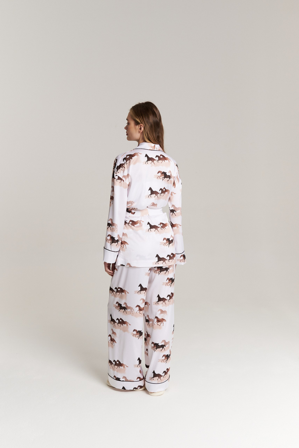 Шелковая пижама с лошадьми - S размер