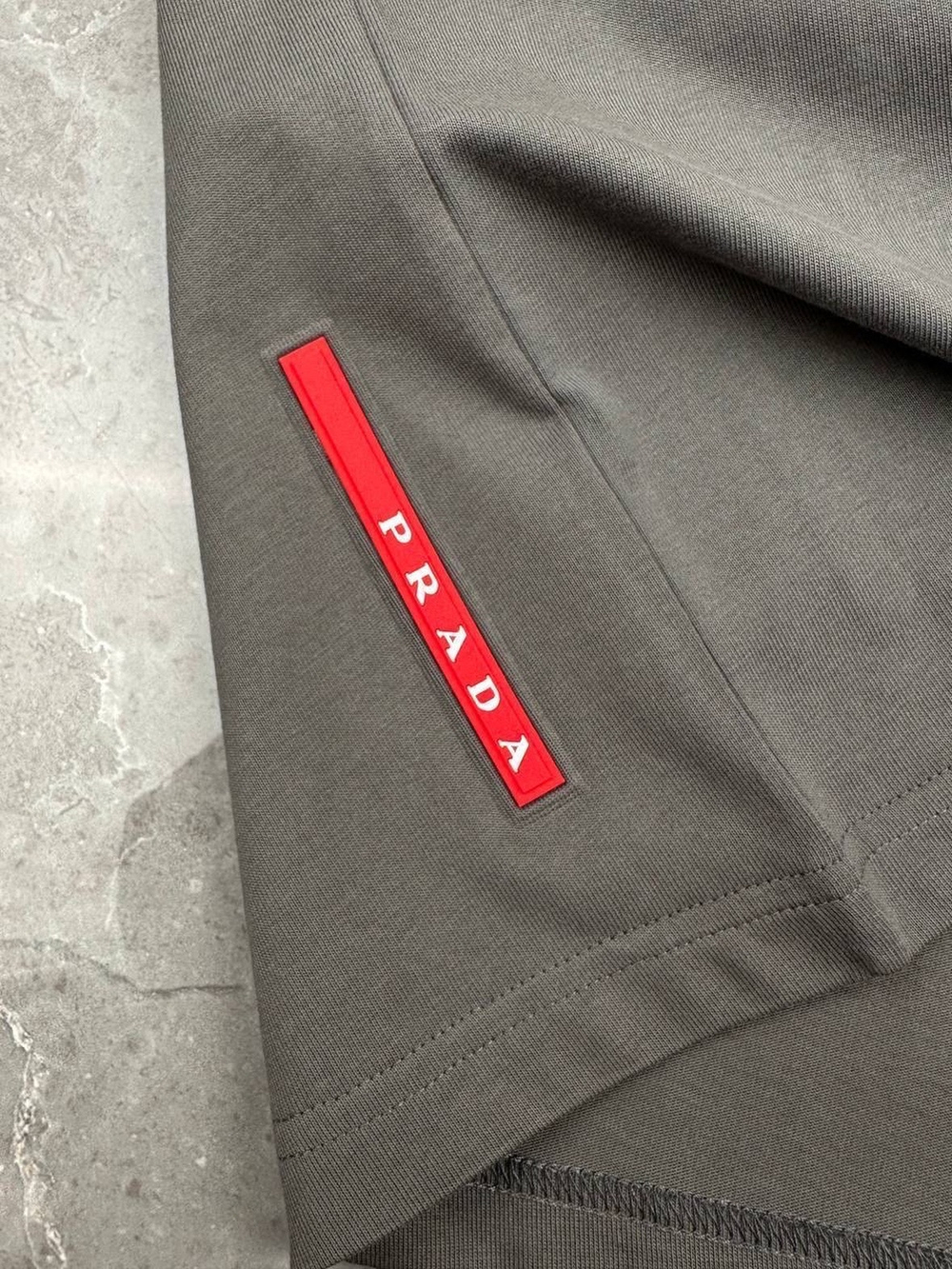 Футболка Prada