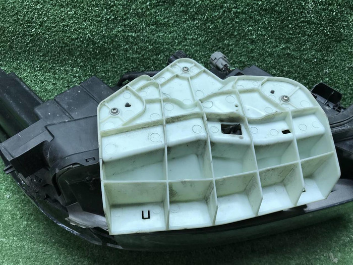 Битая Фара левая Infiniti QX80 (2017-2024) LED