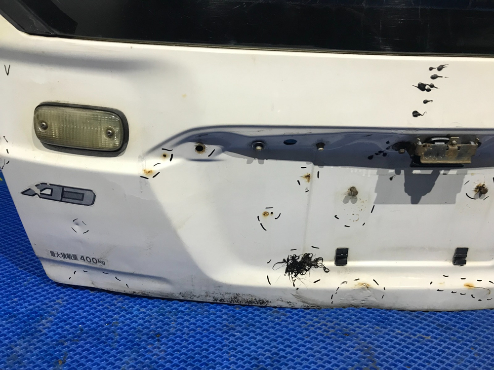 Дверь пятая NISSAN AD 1999