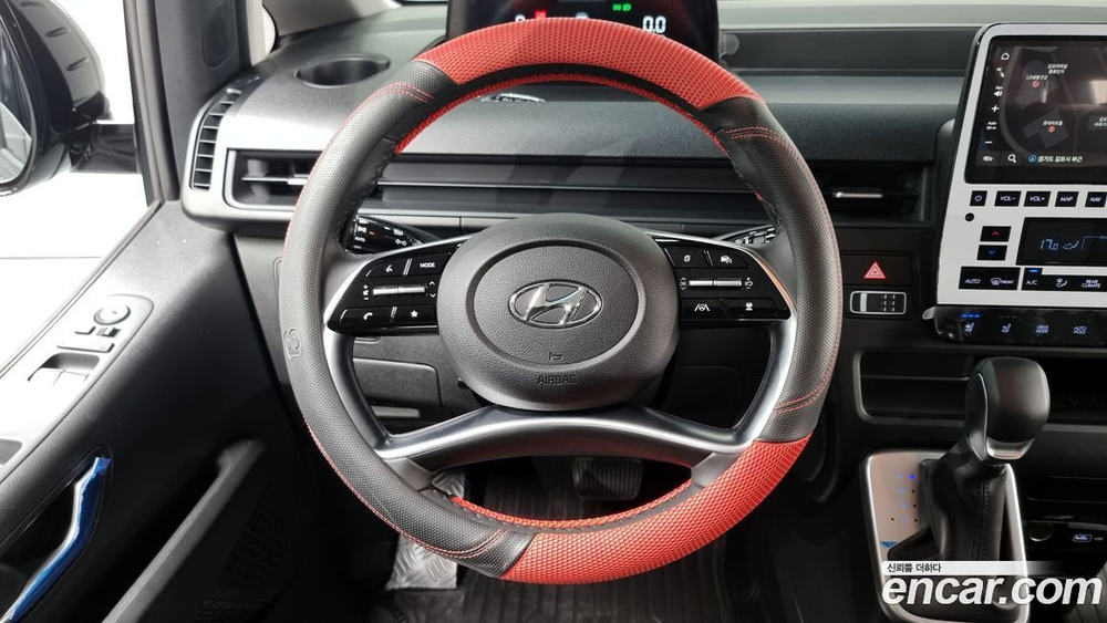 Hyundai Staria 4WD Tourer 9-и местный (07.2022)