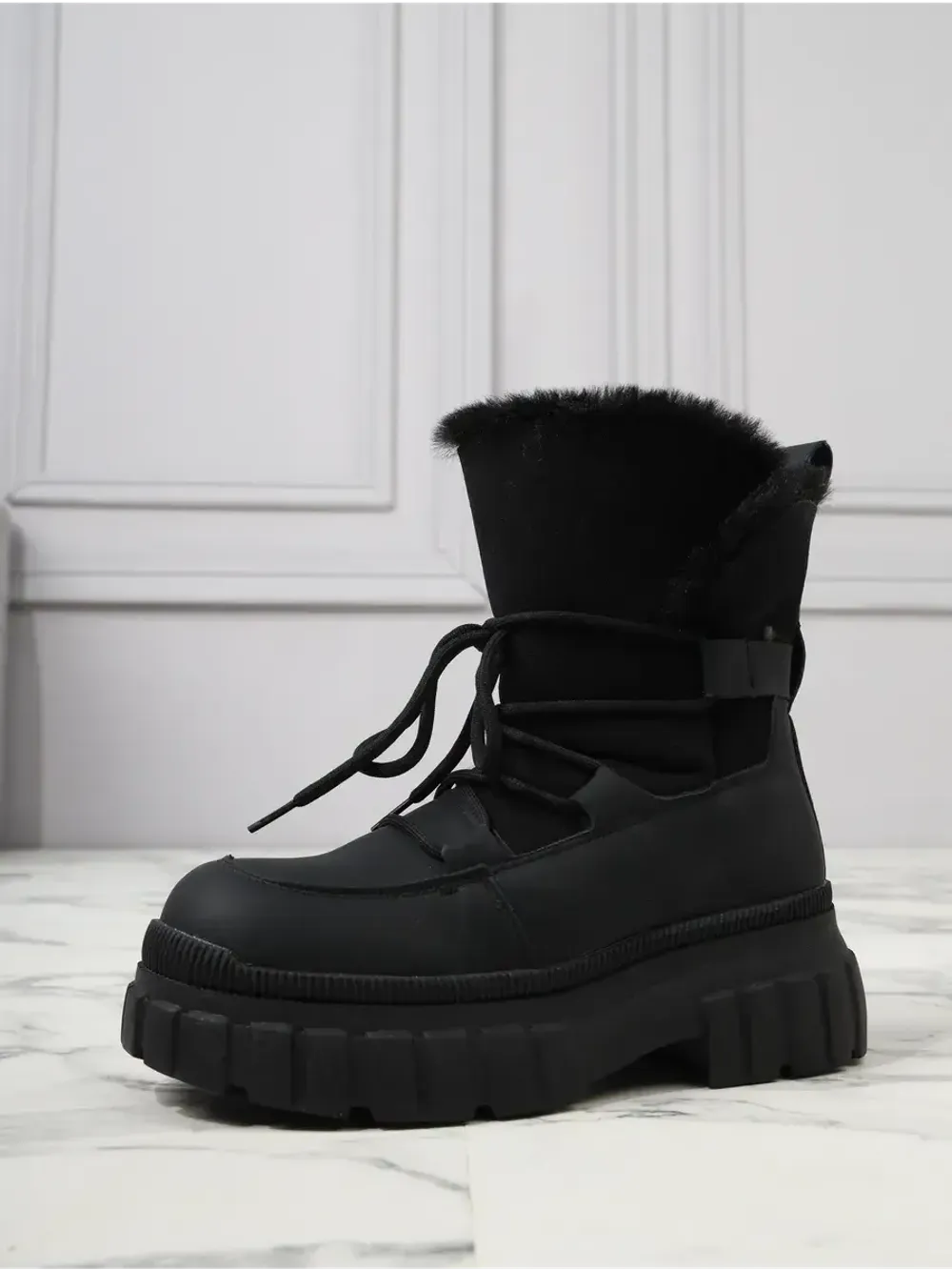 Зимние ботинки на высокой платформе
