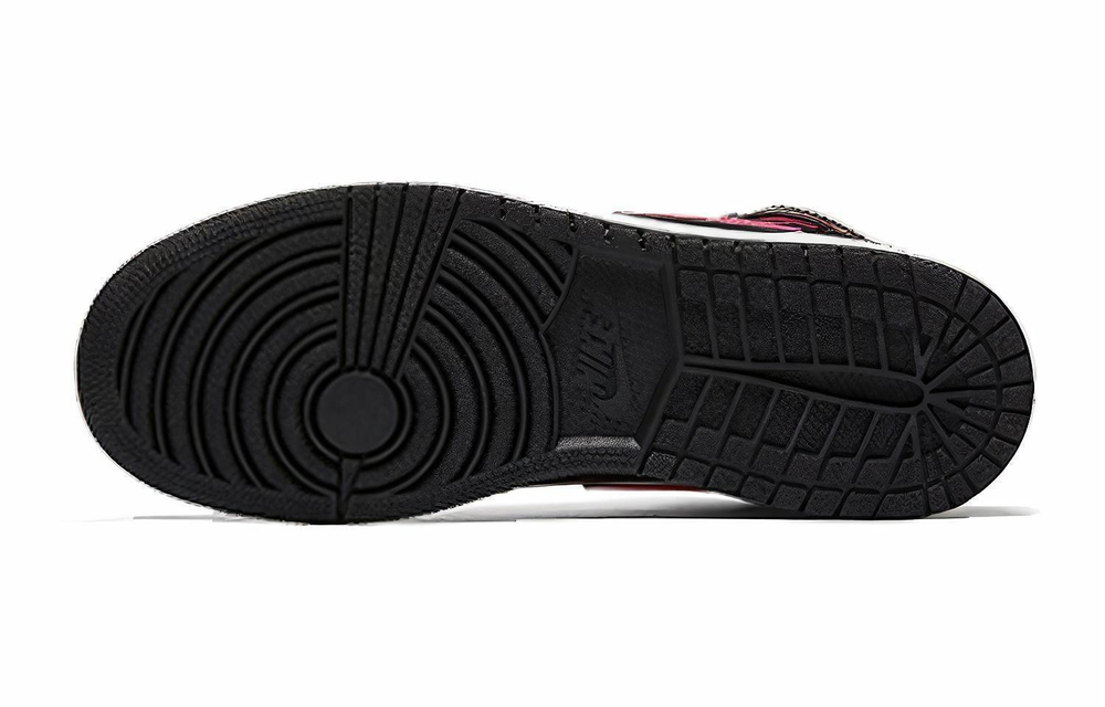 Кроссовки Jordan Air Jordan 1 Retro High Black Hyper Pink (Женская размерная сетка)