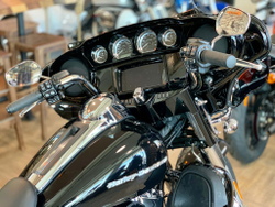 Ultra Limited, Harley-Davidson (FLHTK), 2021 vivid black