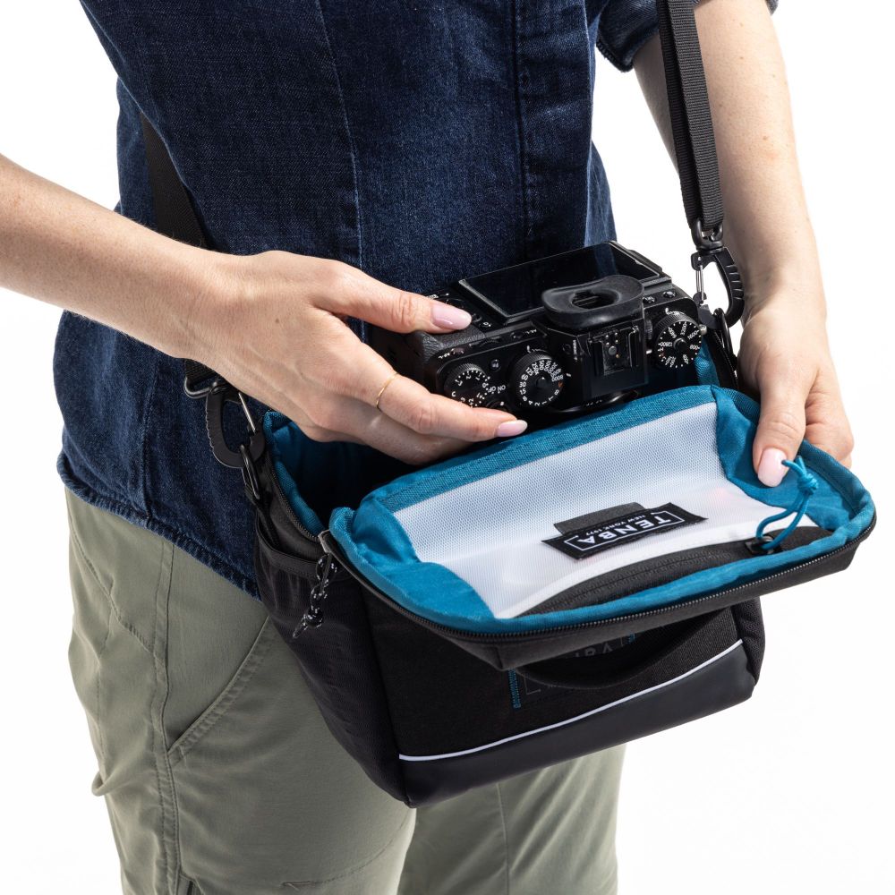 Фотосумка Tenba Skyline v2 Shoulder Bag 8 Black 637-780