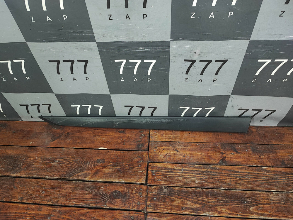 Накладка двери передней правой Kia Rio 4 X-Line 17-нв Б/У Оригинал 87714H0500