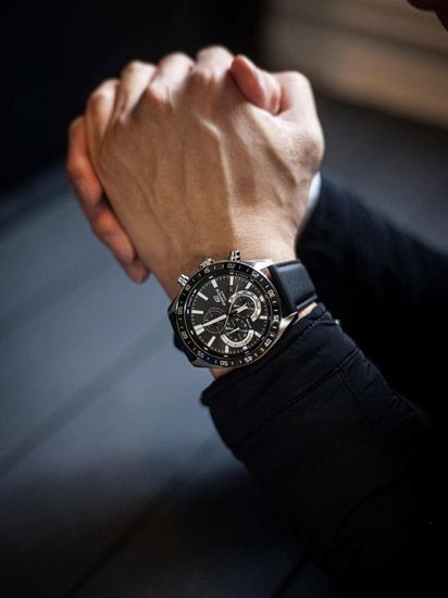 Наручные часы Casio Edifice EFV-620L-1AVUDF