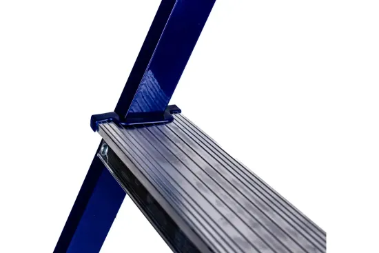 Лестница-стремянка "АЛЮМЕТ" 4-х ступенчатая стальная (М8304)