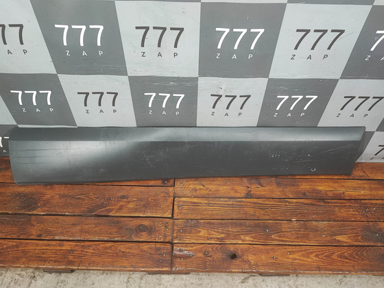 Накладка сдвижной двери правая Ford Transit 7 14-нв Б/У Оригинал 2036054