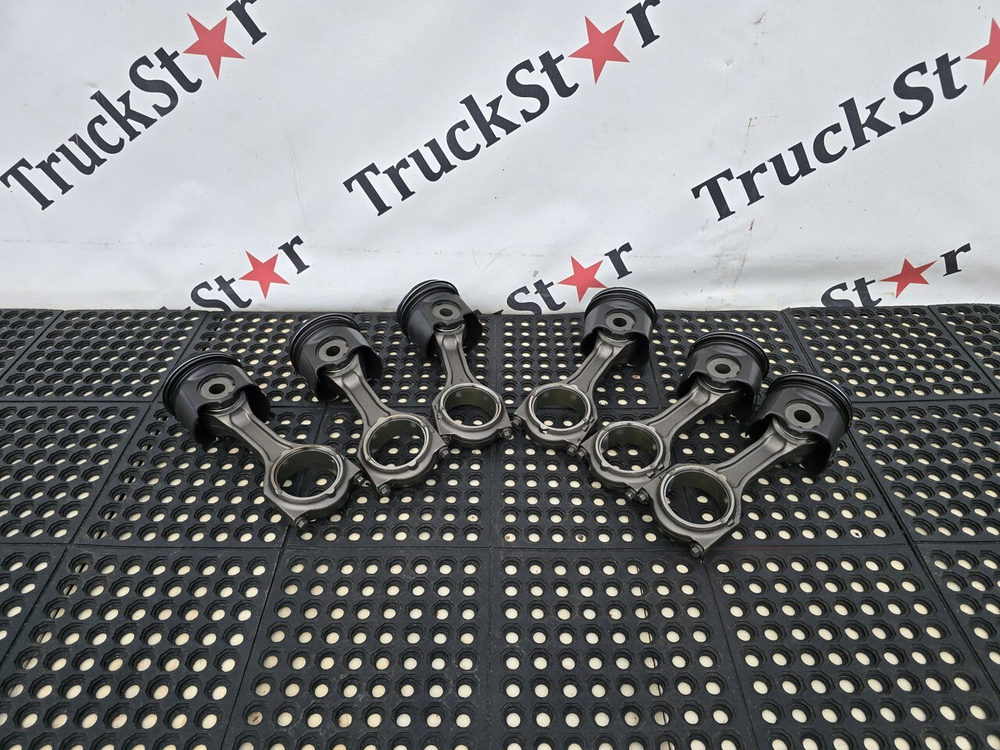 Комплект поршней с шатунами 2022г.