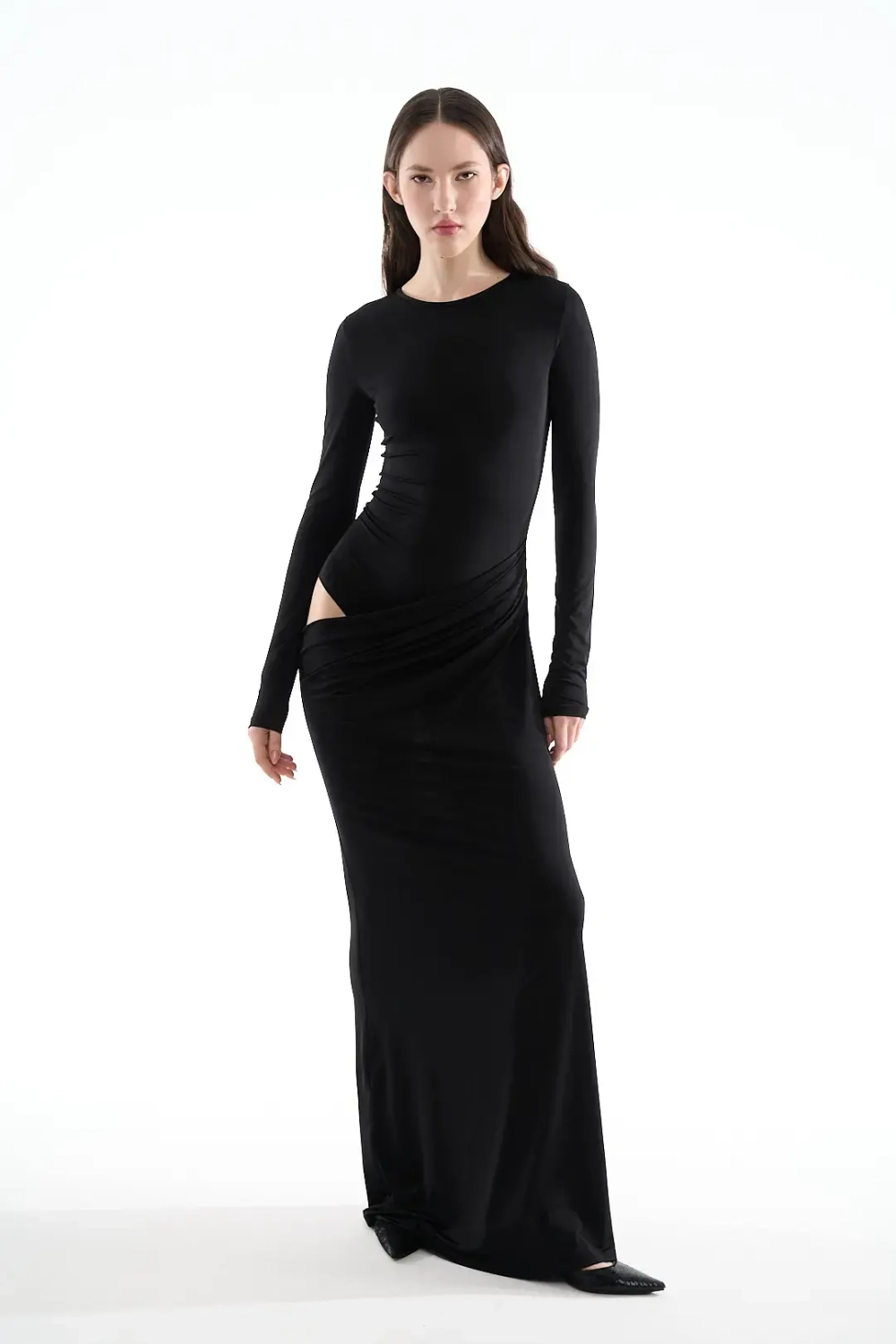 Облегающее платье с разрезом на бедре