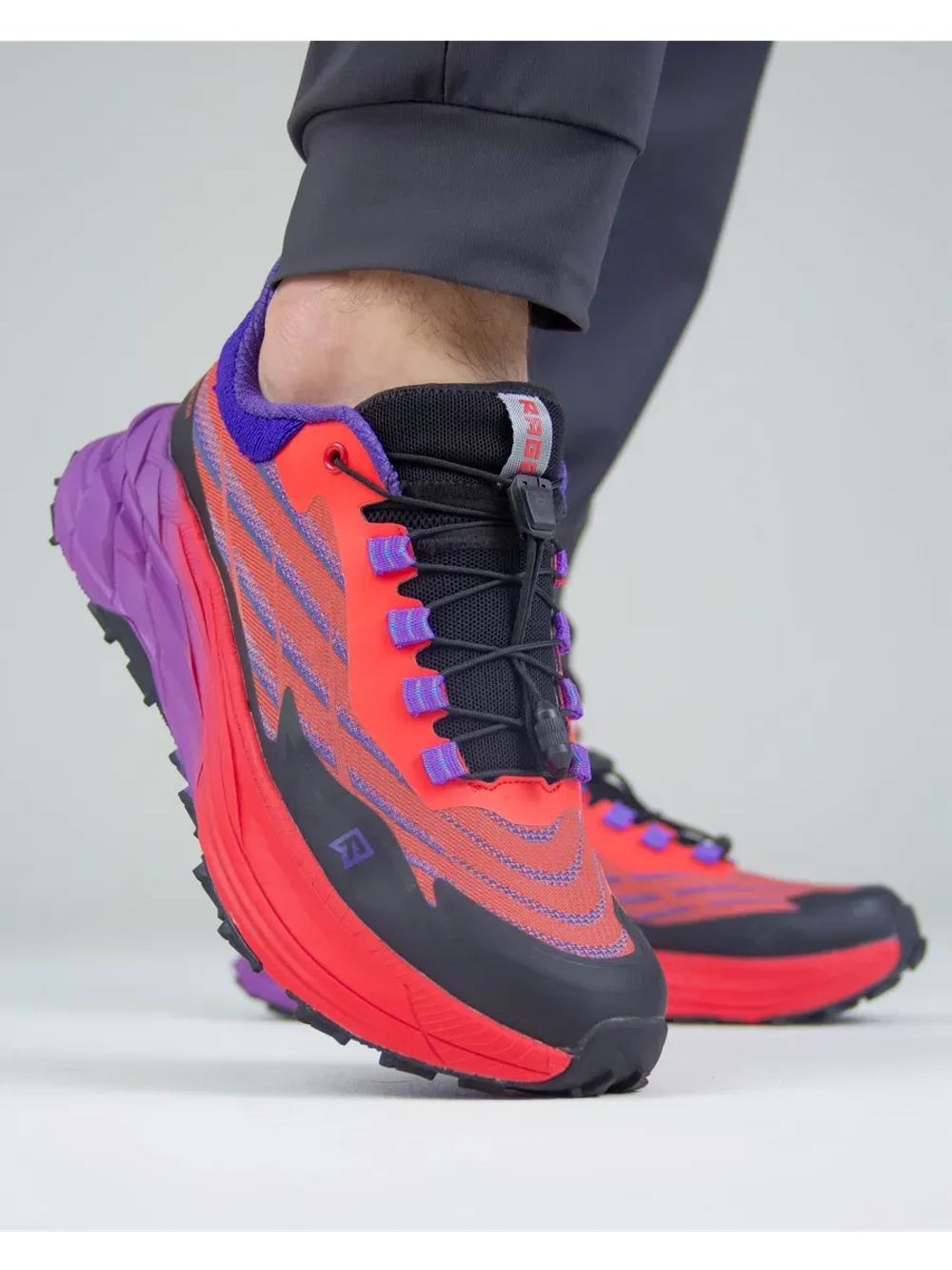 Кроссовки с двойной амортизацией для тренировок