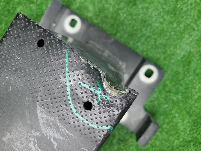 Усилитель передний LR Defender 2 L663 (2019-н.в.)