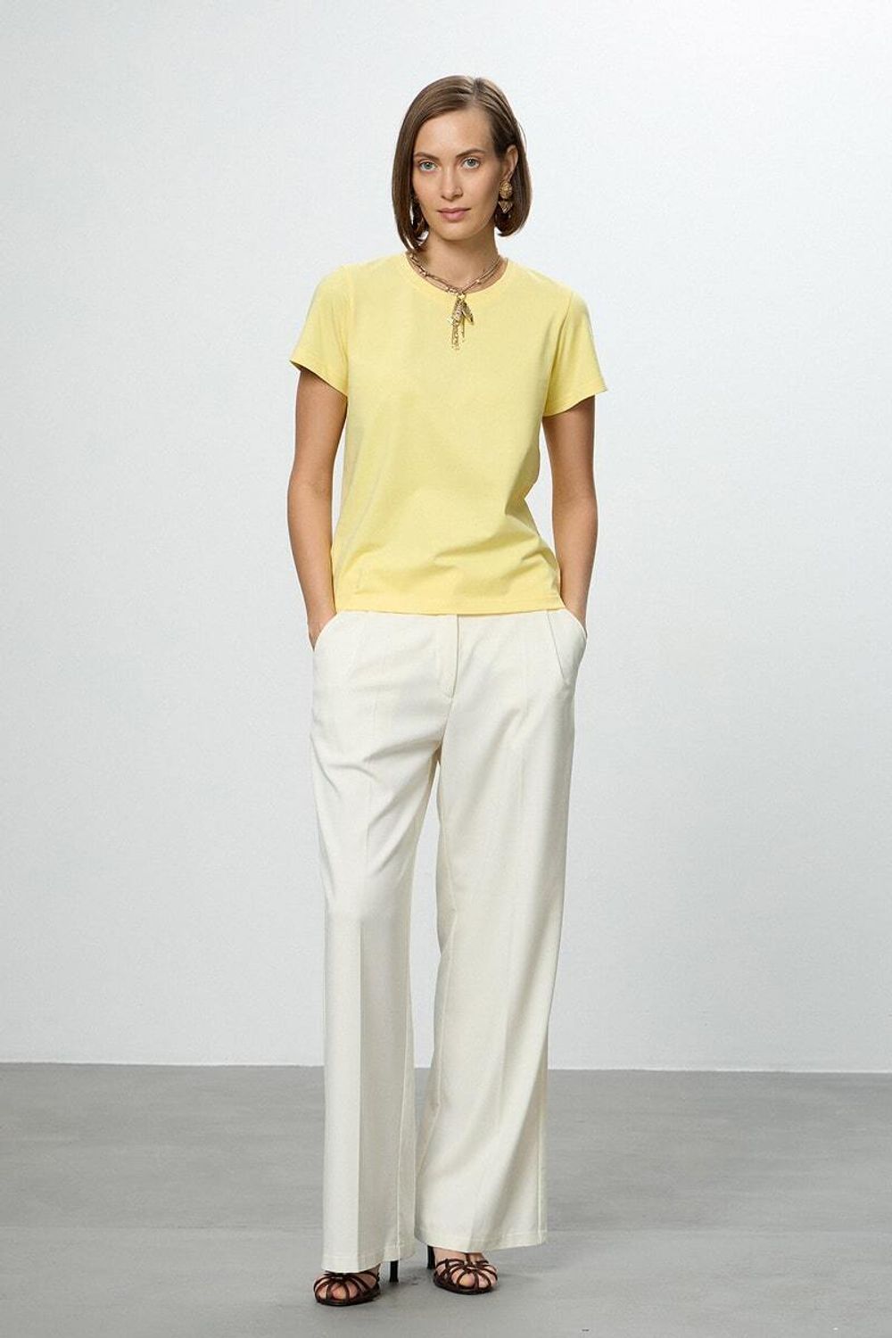 Футболка прямая насыщенный лимонный