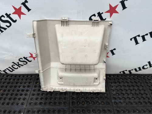 Бардачок вещевой правый 2023г