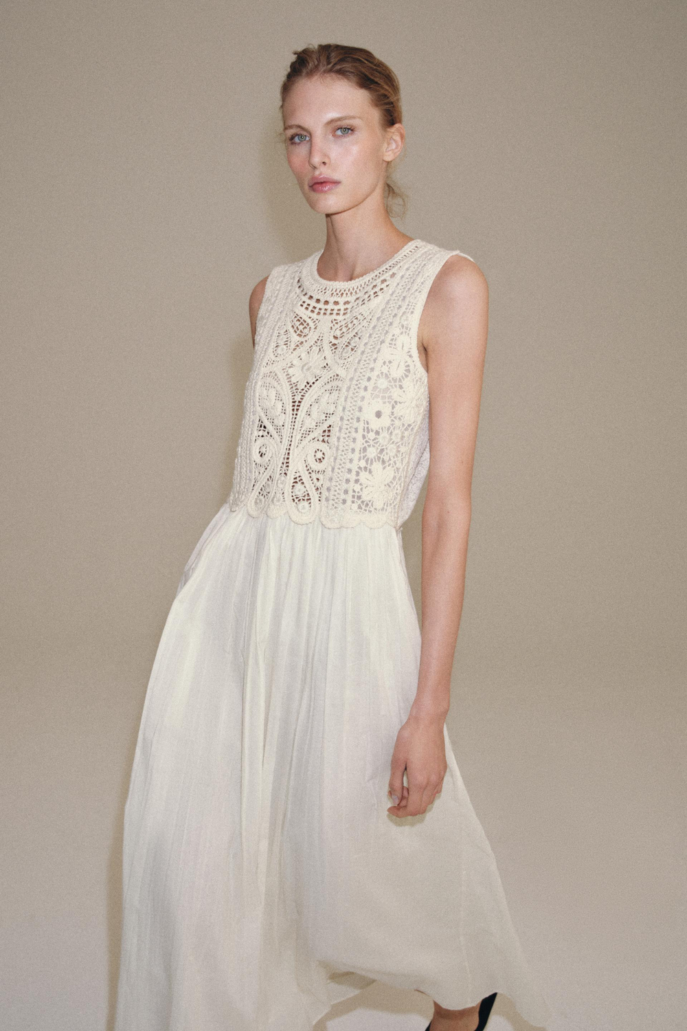 ZARA ПЛАТЬЕ МИДИ С ВЫШИВКОЙ — ZW COLLECTION, ЭКРЮ