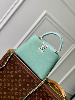 Louis Vuitton Capucines BB