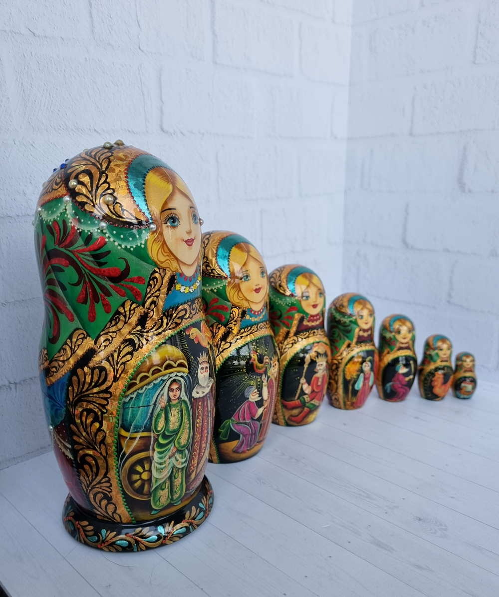 Матрешка "Сказка о золотом петушке" 7 мест