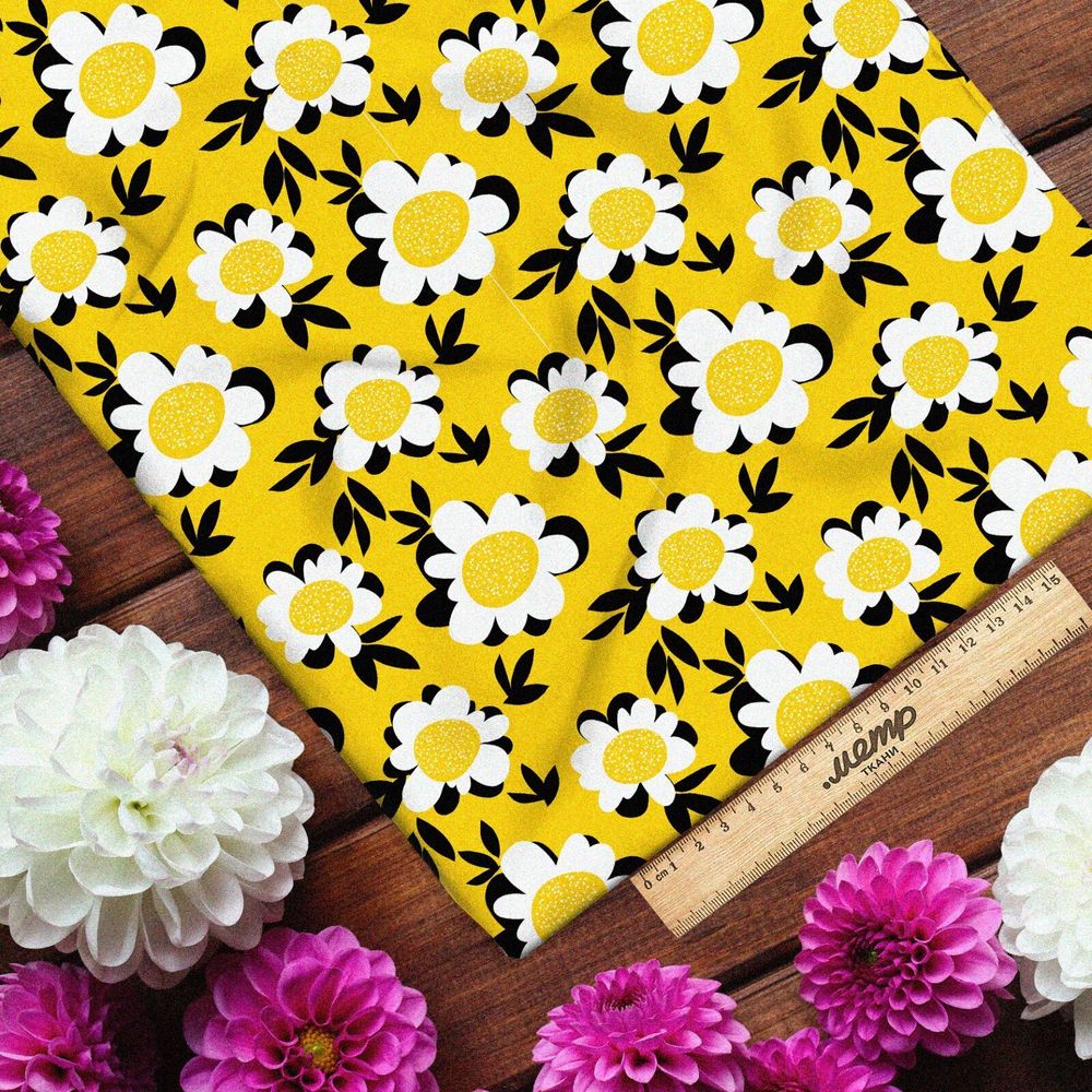 Ткань габардин ромашки на жёлтом фоне