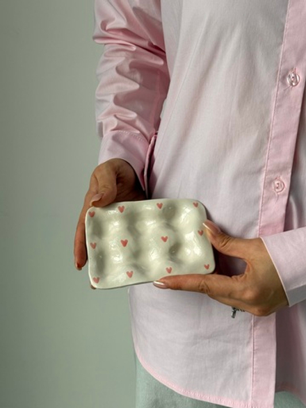 Подставка под яйца из гипса- ручная работа- узор сердечки