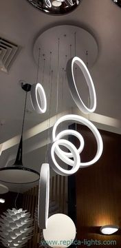 Falling ring table lamp