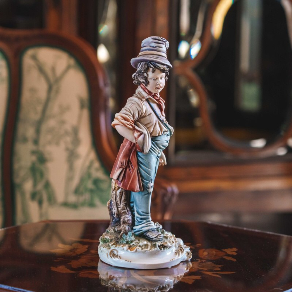 Фарфоровая мануфактура Capodimonte «Гекльберри Финн»
