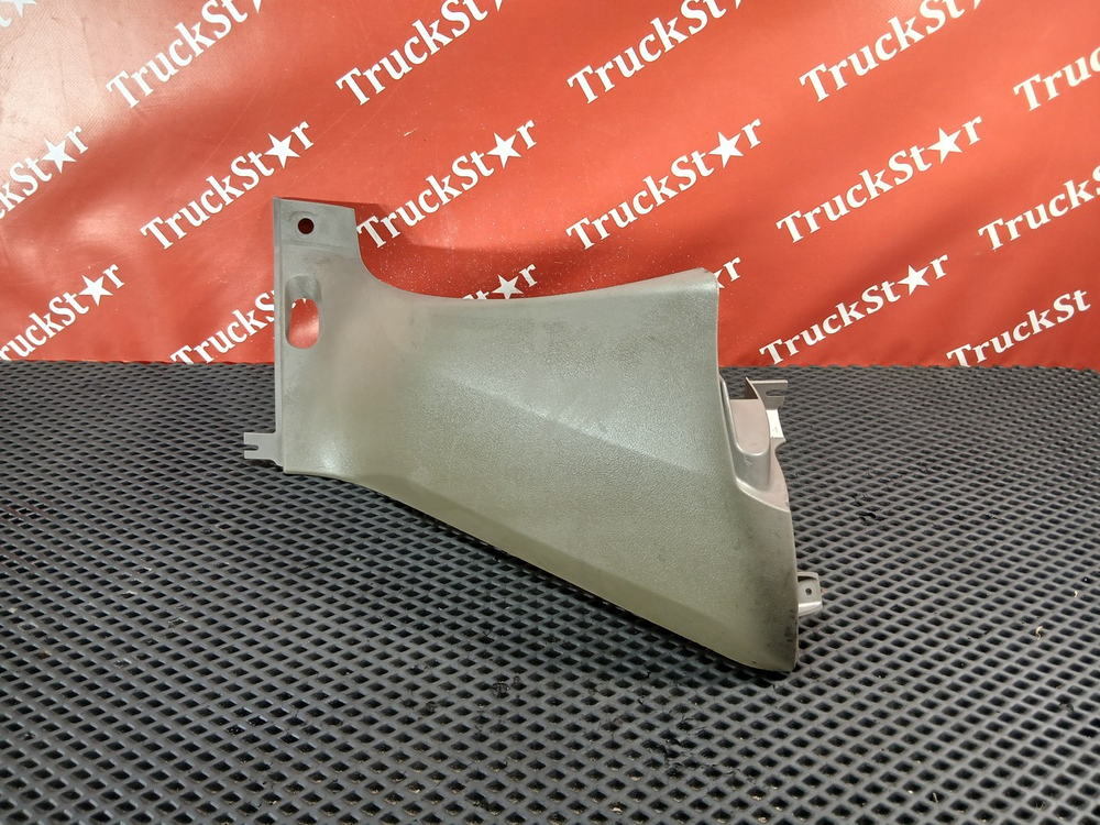 Накладка торпедо правая