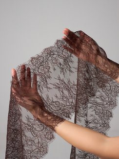 01-53 Кружево шантильи 23 см, шоколад