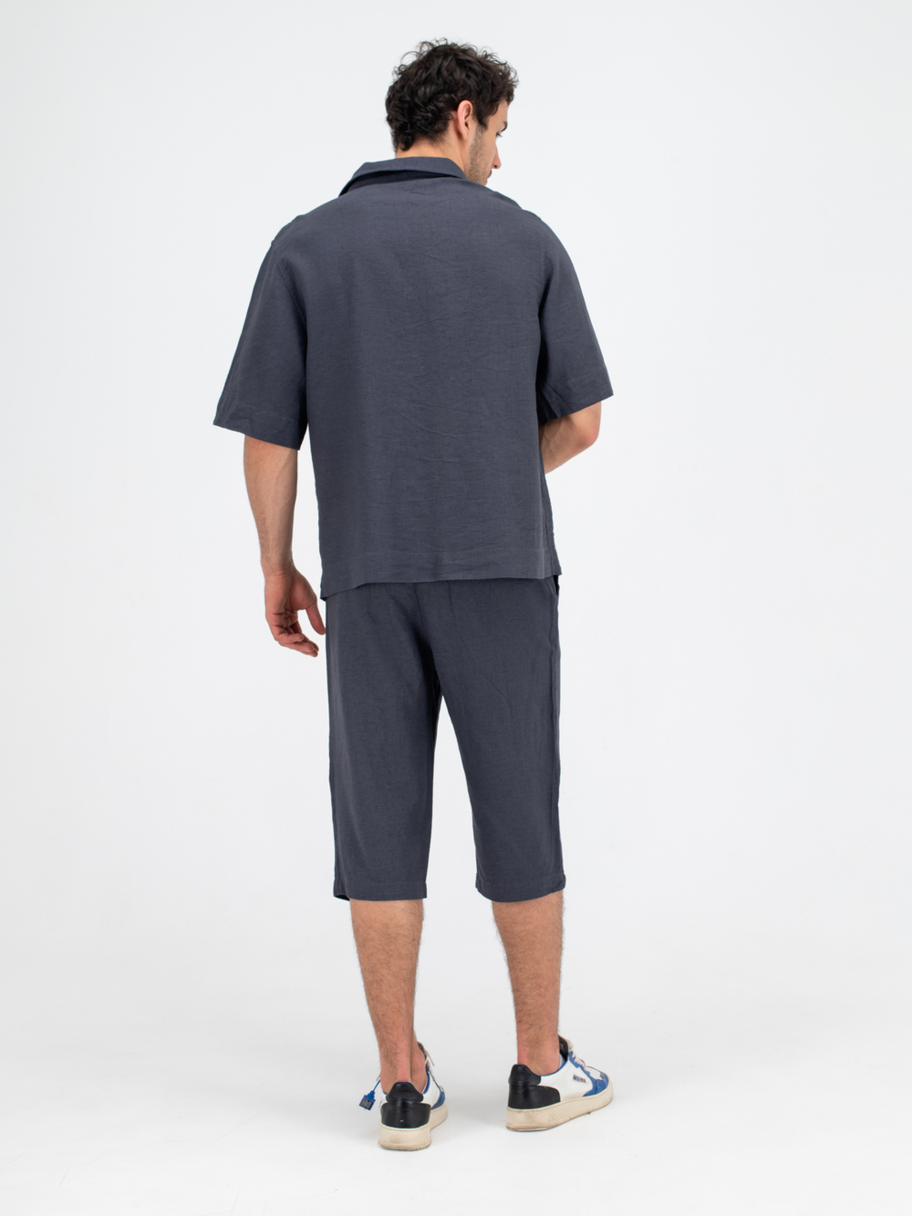 Костюм льняной с шортами. Графит