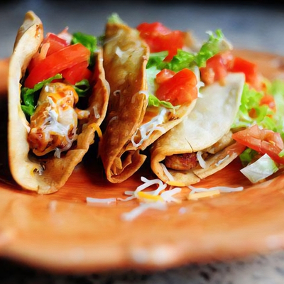 Мини такос с курицей и грибами