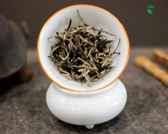 Хун Цин Люй Ча (Запечённый зелёный чай)